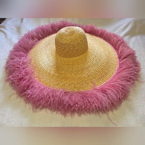 NWOT Statement Straw Hat - Picture 2 of 10
